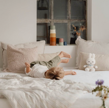 Afbeelding in Gallery-weergave laden, Nijntje knuffel Vintage Sunny Stripes - 25 cm