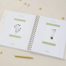 Afbeelding in Gallery-weergave laden, Blush-and-gold-invulboek-my-baby-pearl-met-geschenkdoos