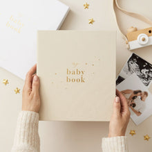 Afbeelding in Gallery-weergave laden, Blush-and-gold-invulboek-my-baby-pearl-met-geschenkdoos