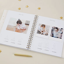 Afbeelding in Gallery-weergave laden, Blush-and-gold-invulboek-my-baby-pearl-met-geschenkdoos