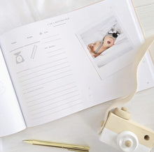 Laden Sie das Bild in den Galerie-Viewer, Blush-and-gold-my-baby-journal-ivory