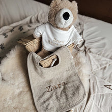 Afbeelding in Gallery-weergave laden, Geboorteset: teddybeer met naam en geboortedatum en slab met naam, samen op een foto