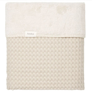 Koeka-ledikantdeken-wafel-teddy-oslo-sand-pebble