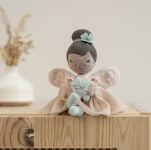 Afbeelding in Gallery-weergave laden, Little-Dutch-knuffelpop-ella-de-fee-van-geluk