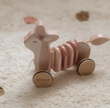 Afbeelding in Gallery-weergave laden, Little-Dutch-trekdier-hout-hert-fairy-garden