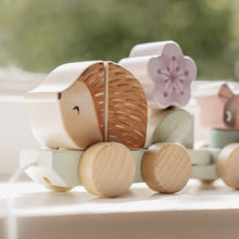 Afbeelding in Gallery-weergave laden, Little-dutch-houten-blokkentrein-egel-fairy-garden