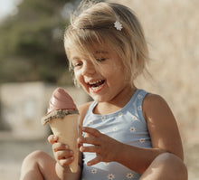 Laden Sie das Bild in den Galerie-Viewer, Little-dutch-ijsjes-strandset-blue