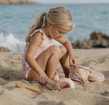 Laden Sie das Bild in den Galerie-Viewer, Little-dutch-strandset-ocean-dreams-pink