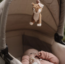 Afbeelding in Gallery-weergave laden, Little-dutch-trilfiguur-hert-fairy-garden