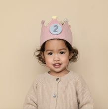 Afbeelding in Gallery-weergave laden, Little-dutch-verjaardagskroon-met-cijfers-roze