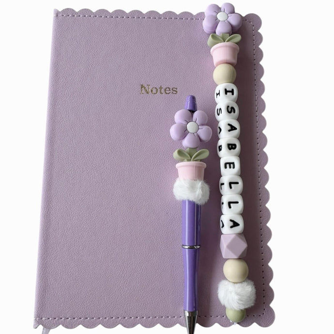 Notitieboekje-en-pen-met-naam-lila