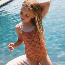 Laden Sie das Bild in den Galerie-Viewer, Swim Essentials badpak - Palm Stripe