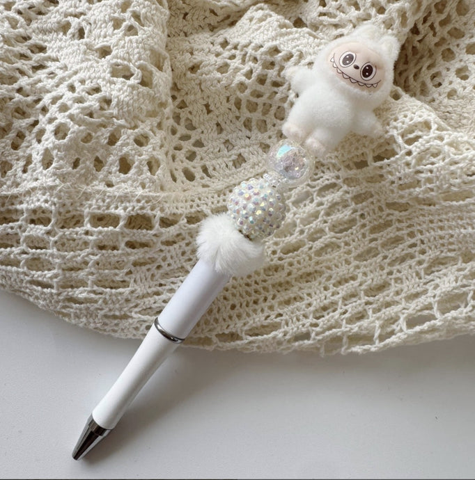 Witte-pen-labubu