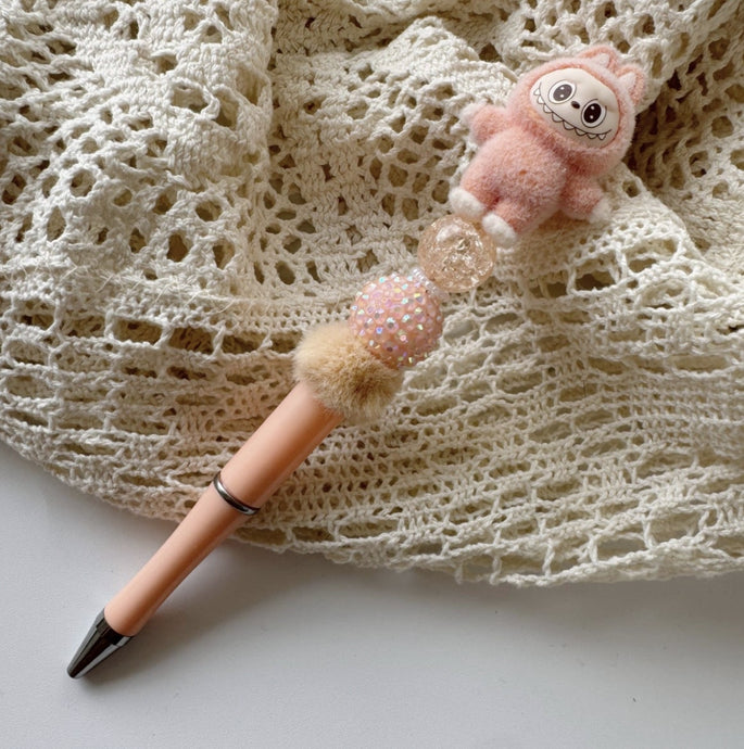 Zalmroze-pen-labubu