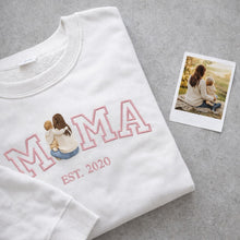 Afbeelding in Gallery-weergave laden, Gepersonaliseerde trui met eigen foto (line art &amp; borduring) – Mama