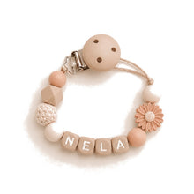Afbeelding in Gallery-weergave laden, Speenkoord met naam 'Nela' - gepersonaliseerd kraam cadeau