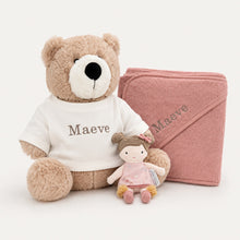 Laden Sie das Bild in den Galerie-Viewer, Knuffelcadeau meisje met naam: teddybeer met naam, roze badcape met naam en Little Dutch popje Rosa