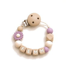 Afbeelding in Gallery-weergave laden, Speenkoord met naam 'Femm' - gepersonaliseerd kraam cadeau