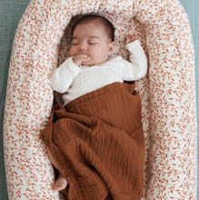 Afbeelding in Gallery-weergave laden, Cam Cam babynestje - Caramel leaves - Ikenmijnmama