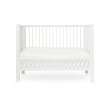 Laden Sie das Bild in den Galerie-Viewer, Cam Cam harlequin babybed - White - Ikenmijnmama