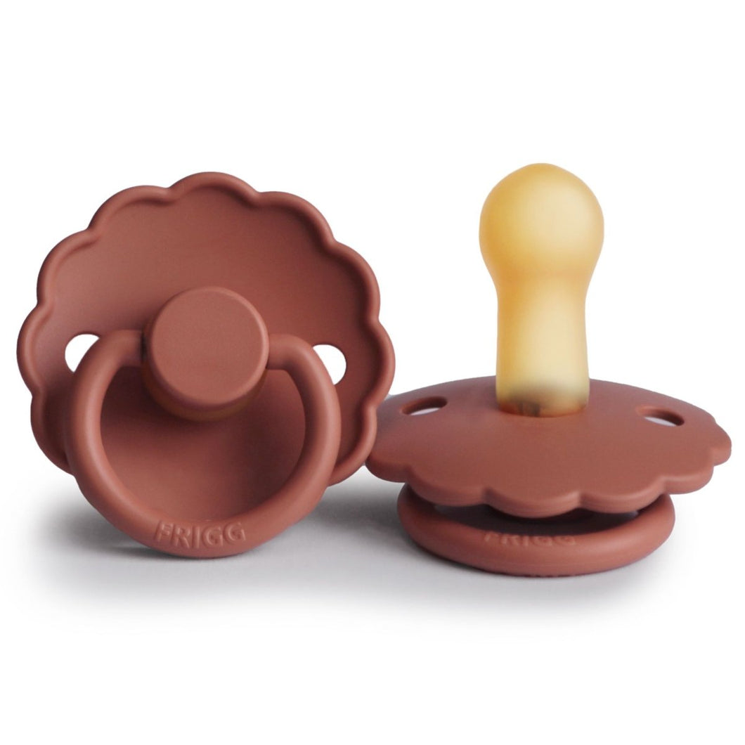 FRIGG speen daisy baked clay - Natuurrubber - Maat 2 - Ikenmijnmama