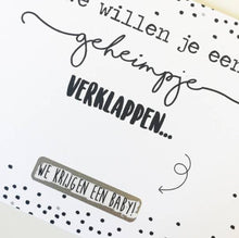 Afbeelding in Gallery-weergave laden, Hippekaartjes kraskaart - &#39;We krijgen een baby!&#39; - Ikenmijnmama