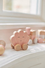 Afbeelding in Gallery-weergave laden, Jollein houten speelgoedauto schelp - Pink - Ikenmijnmama