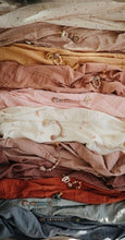 Afbeelding in Gallery-weergave laden, Mushie hydrofiele doek XL swaddle - Cognac - Ikenmijnmama