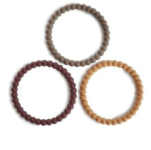 Afbeelding in Gallery-weergave laden, Mushie siliconen bijtringen bracelet (3 stuks) - Berry - Ikenmijnmama
