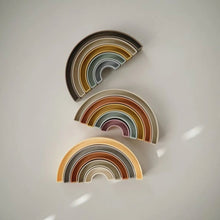 Afbeelding in Gallery-weergave laden, Mushie stapeltoren regenboog - Tropical - Ikenmijnmama