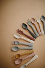 Afbeelding in Gallery-weergave laden, Mushie vork en lepel - Vanilla - Ikenmijnmama